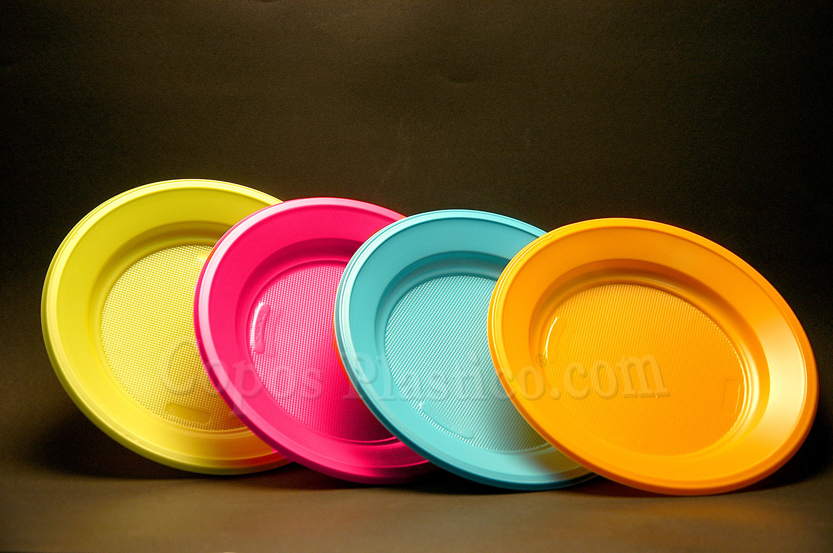 Platos Plásticos Hondos Irrompibles De Colores X 100unidades - $ 54.900